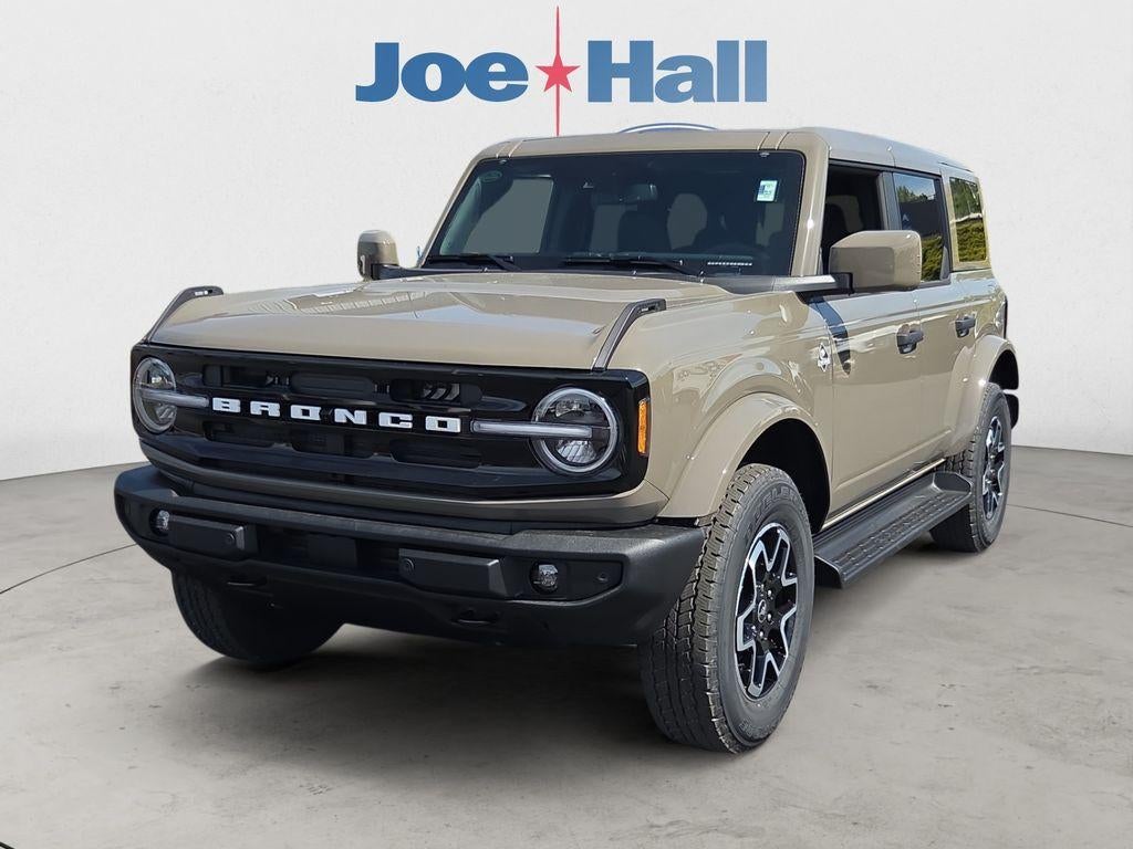 2026 Ford Bronco Outer Banks in Marsh Gray — front three-quarter view