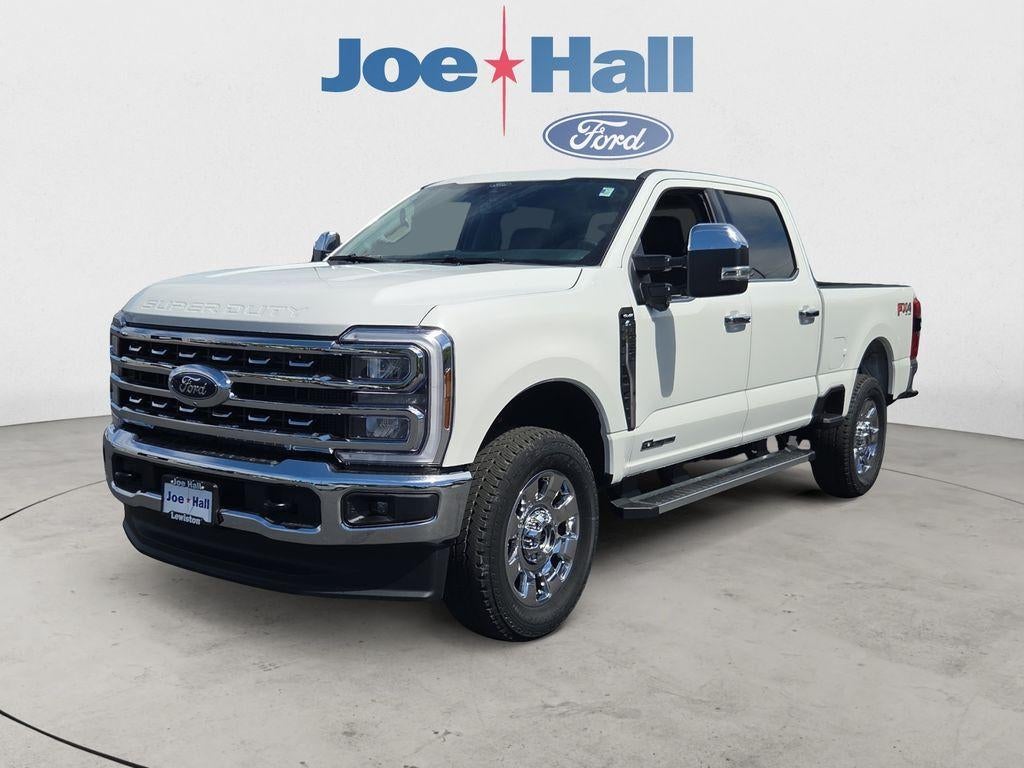 2026 Ford F-250 LARIAT in Star White Metallic Tri-Coat — front three-quarter view