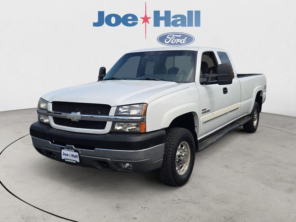 2004 Chevrolet Silverado LS in Summit White — front three-quarter view